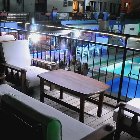 罐头旅馆 2* 博德鲁姆